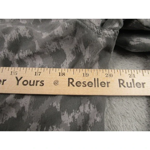 Cloth And Stone Top Womens Medium‎ Gray Button Up Casual Preppy - Picture 8 of 8